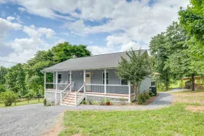 Front Royal Retreat on 3 Acres w/ Mtn Views! - Interiör