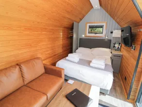 Acorn Lodge At Bridge Lake Farm & Fishery - Room