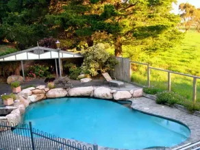 The View on Grossmans - Piscina