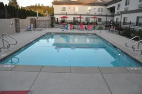 Holiday Inn Express & Suites Jackson by IHG - Piscine