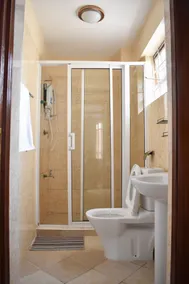 Acacia Luxurious Apartment - Badezimmer