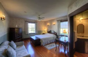 The Normaway Inn - Quarto