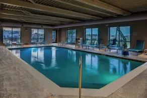 TownePlace Suites by Marriott Foley at OWA - Piscine