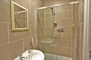 Homesly Gloucester Hotels Ltd. - Badeværelse