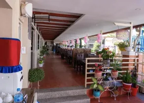 Paradise Hills Resort Hotel - Restaurant