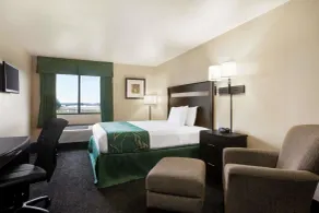 Travelodge by Wyndham Livonia - Rom