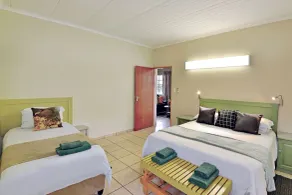 Komati River Chalets - Zimmer