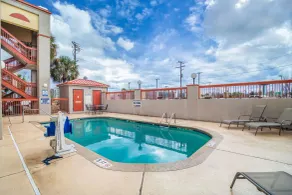 Quality Inn & Suites Ft Jackson Maingate - Piscine