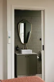 Naughtons Hotel - Bathroom