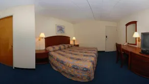 Rodeway Inn Sandusky North - Room
