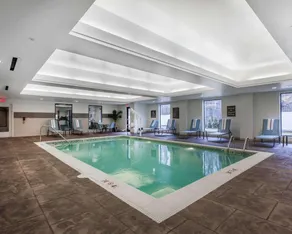 Comfort Suites Youngstown North - Piscine