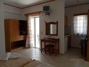Luis Pool - Room
