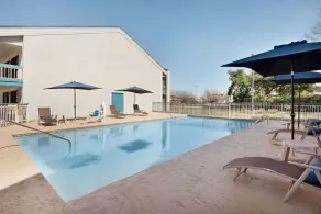 Baymont by Wyndham Wilmington - Piscine