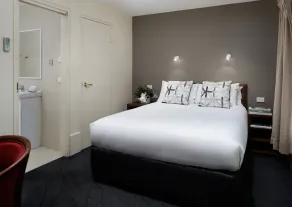 The Victoria Hotel - Room