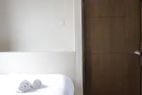 Private & Stylish 2BR at Gateway Apartment Ahmad Yani Cicadas By Travelio - Zimmer