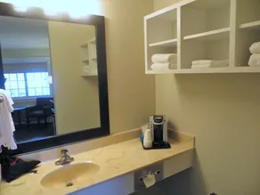 Brio Beach Inn - Bathroom