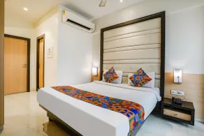 Capital O Hotel Konar Inn - Chambre