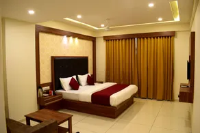 Hotel Royal Square, Ahmedabad - Rum