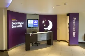 Premier Inn Stirling City Centre - Reception