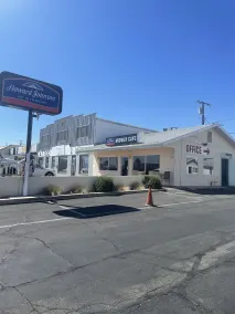 Howard Johnson by Wyndham Ridgecrest, CA - Restaurant