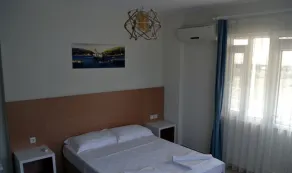 Elit Deniz - Room