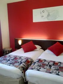 Logis Hôtel Le Merle Blanc - Værelse
