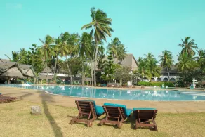 Reef Hotel Mombasa - Pool