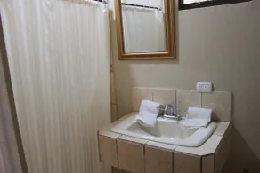 Hotel Santa Maria Inn - Bathroom