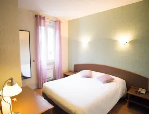 Brit Hotel Dijon Centre Gare - Rom