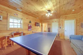 Waynesville Vacation Rental w/ Mountain Views! - Interiør