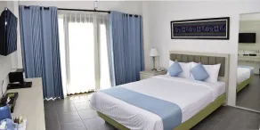 La Cecile Hotel and Cafe Komodo - Room