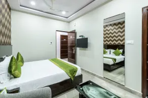 Treebo Greenwood Premier Suites, Old Airport Road - Chambre