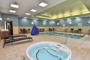 Holiday Inn Express and Suites Springfield Medical District by IHG - Pool