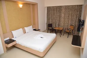 Hotel Varshan International - Room