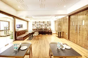 Marks Hotel & Banquet - Restaurant