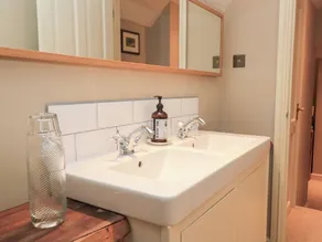 Pudding Hill Barn Cottage - Badezimmer