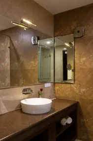 V One Pride - Bathroom