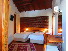 Amazon Petite Palace - Room