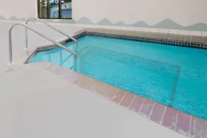 Days Inn by Wyndham Madison NE/Windsor - Piscine