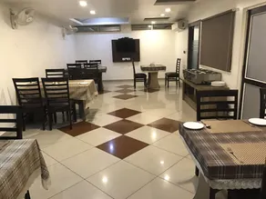 Elite Suites MINT Gomti Nagar - Restaurant