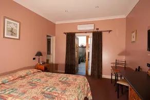 Grand Central Accommodation B&B Cobden - Room