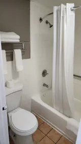 Motel 6 Henderson, NV - Badezimmer