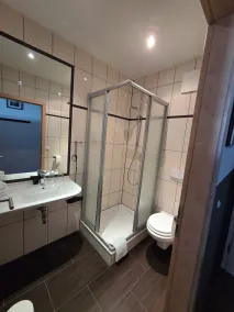 Hafen 17 Hotel Küche Bar - Bathroom