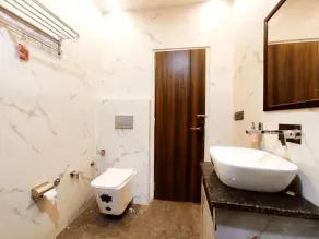 HOTEL MONDAY - Comfortable & Safe Stays - Baño