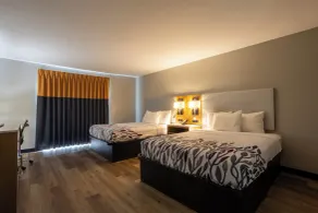 Colonial Brick Inn & Suites - Værelse
