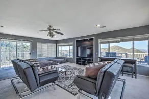 Escondido Hilltop Home w/ Deck & Views! - Interiör