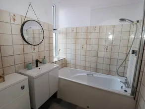 112 Balmoral Road - Bathroom