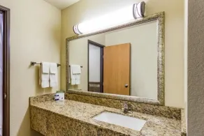 AmericInn by Wyndham Dickinson - Salle de bain