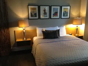 Touchstone Hotel - City Center - Chambre