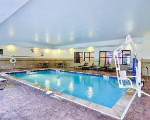 Comfort Suites Uniontown - Piscine